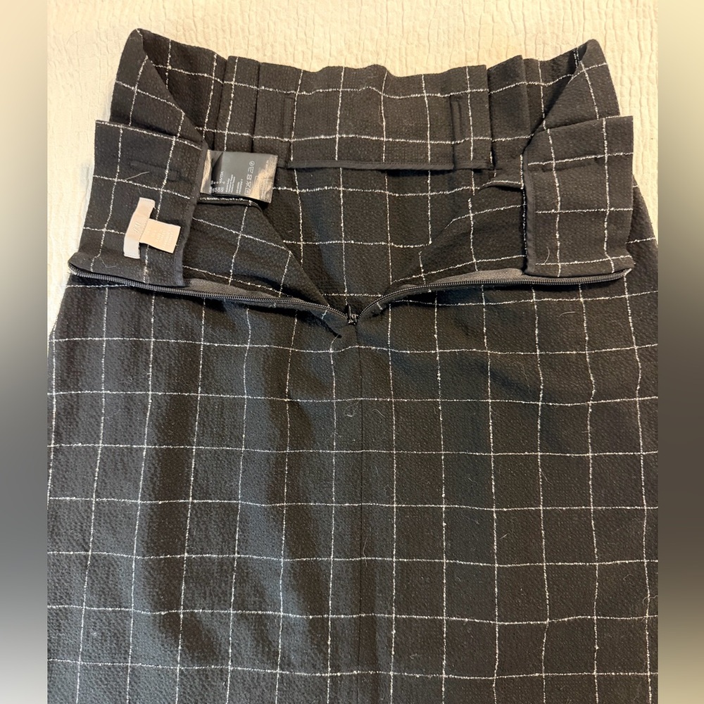 H&M Black Grid Pencil Skirt With A Slight Flare - Picture 7 of 9
